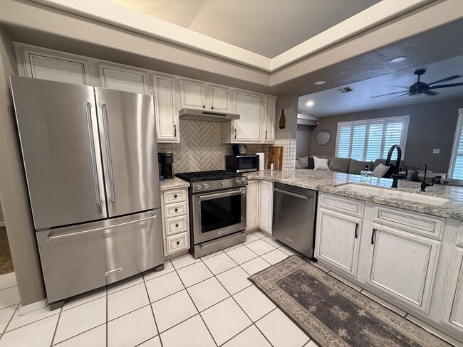 Photo - 2134 Desert Palms Dr