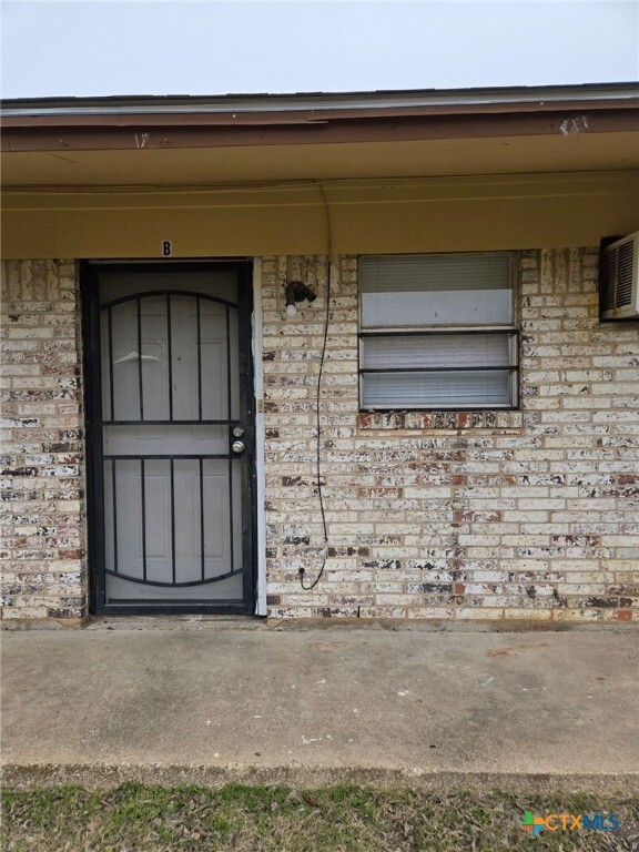 Building Photo - 601 Sunset Ln Unit A,B,C,F Rental