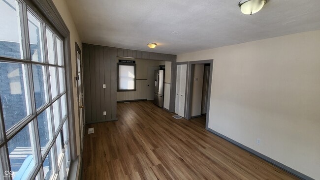 Photo - 1604 W 11th St