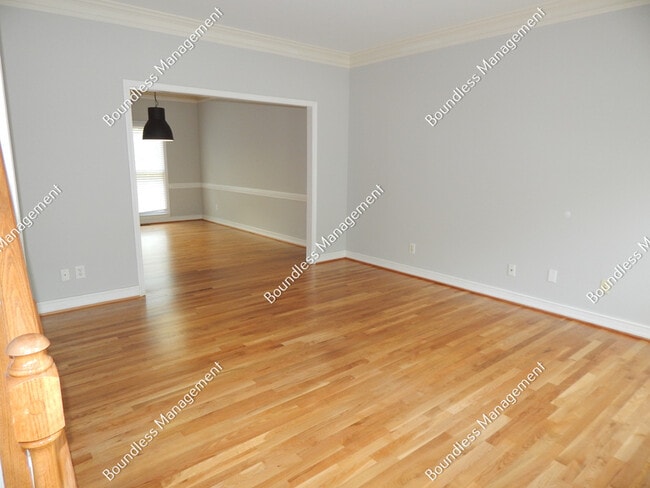 Photo - 125 Broadwell Oaks Ct