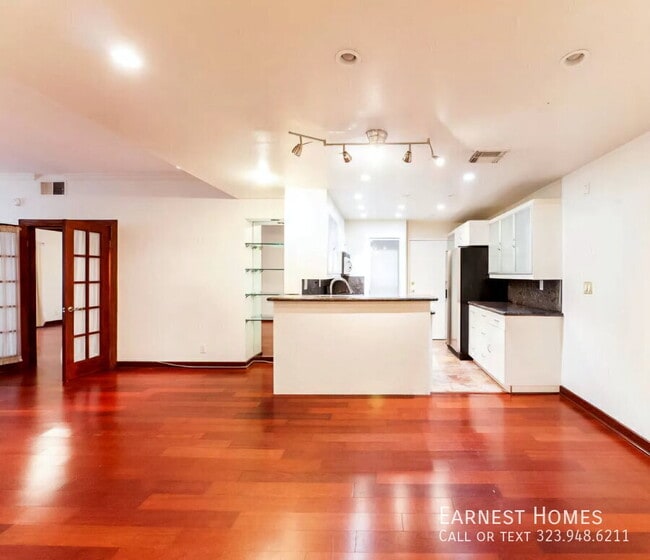 Photo - 8712 Gregory Wy Unit 205