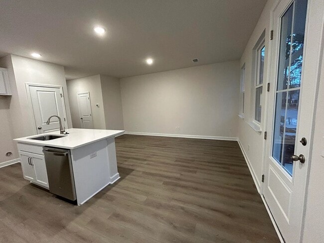 Photo - 3 Bedroom 2.5 Bathroom Townhouse in Windward Village - Summerville