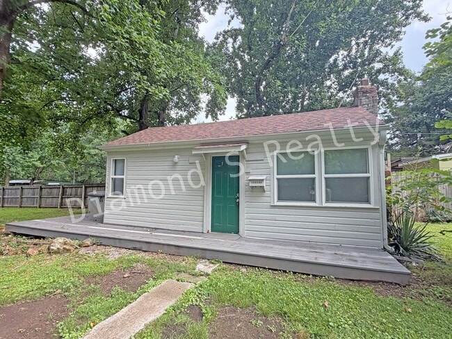 Building Photo - 1313 S Jefferson Ave Unit Studio