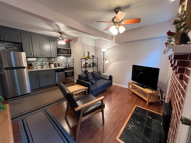 Photo - 805 Oliver Rd Unit B