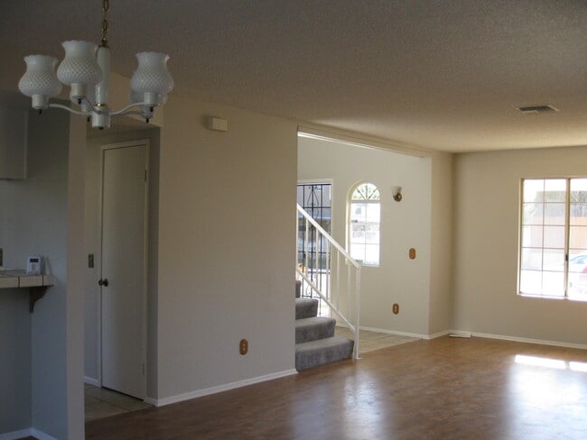 Photo - 253 E Avenue R2