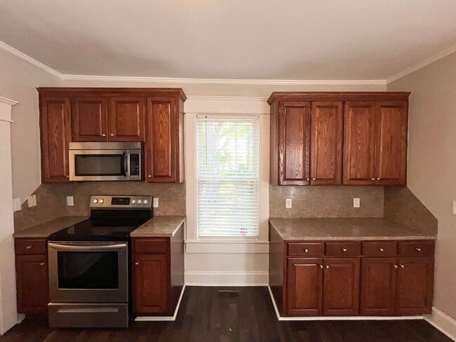 Photo - 1810 Vale St