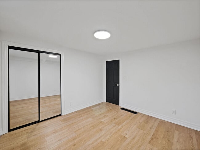 Photo - 647 Limeridge Rd E