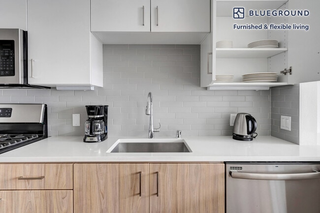 3093 Broadway-SI FL5-ID698