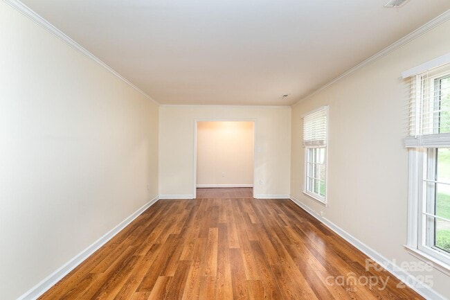 Photo - 901 Winter Wood Dr