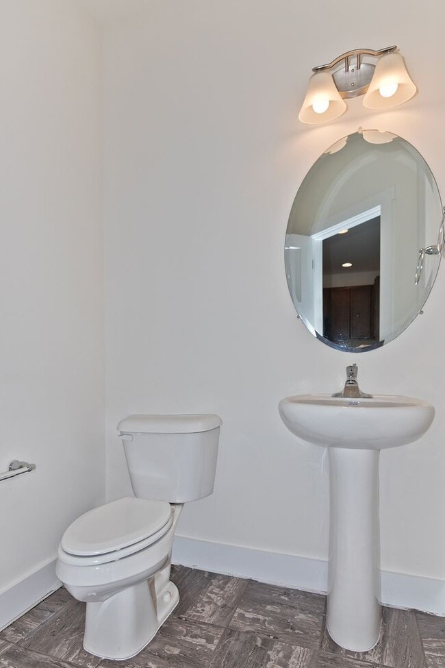 Photo - Lovely Home in Arden!