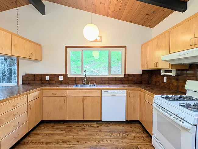 Photo - 128 Bothin Rd