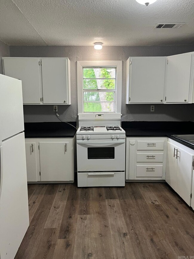 Photo - 223 W Highland Ave