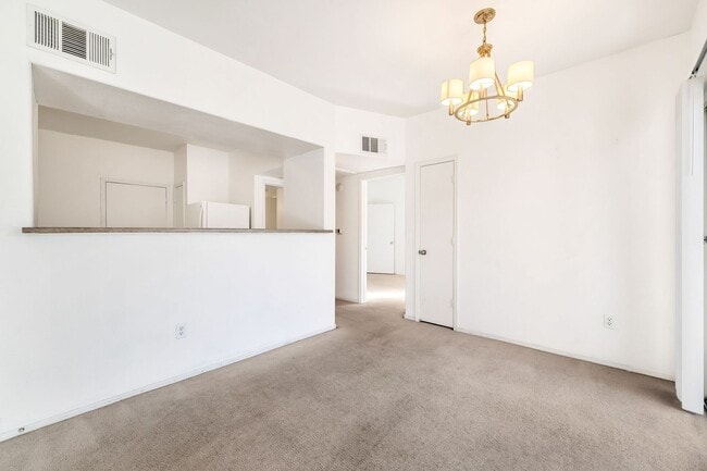 Photo - Cute 2 Bedroom Condo!