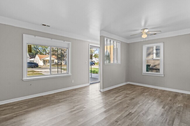 Photo - Beautifully Updated Ranch with large back ...