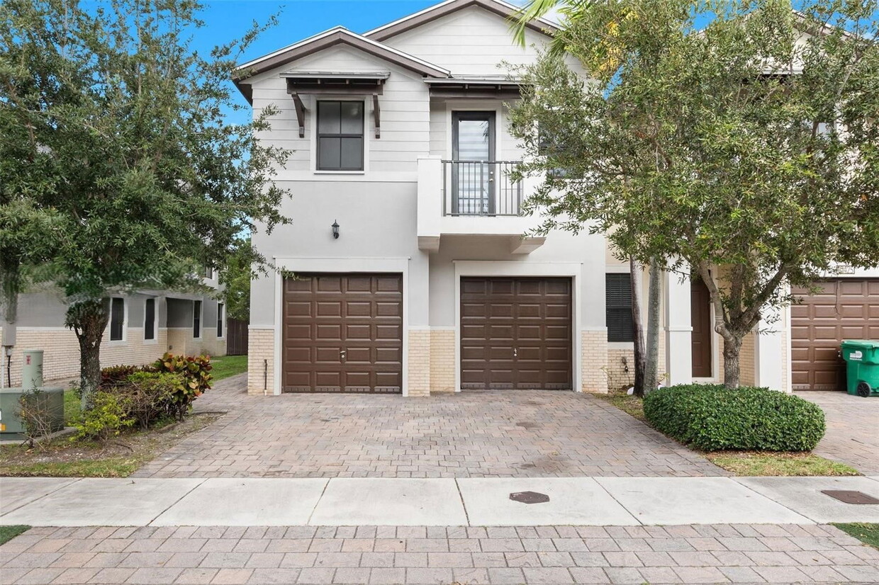 Photo - 10429 Northwest 61st Street, Doral, FL 33178 - 4 BR 3.5 BA Townhouse