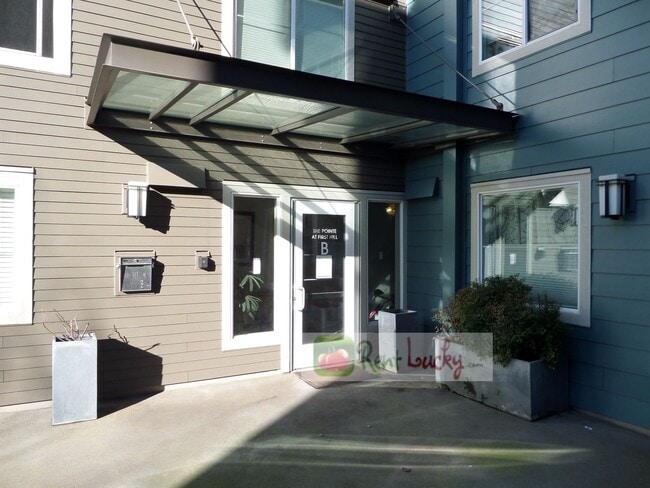 Photo - Super Cute Studio w/Parking in Fantastic Downtown Seattle Location!!
