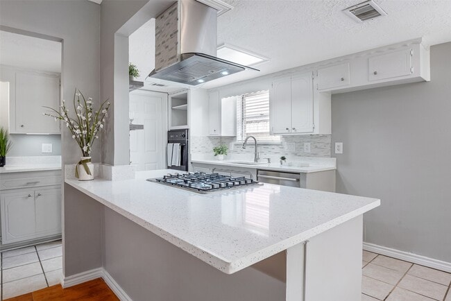 Photo - 239 Blackwater Ln