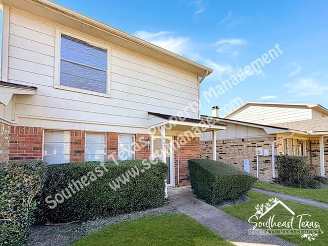 Building Photo - 6630 Lexington Dr