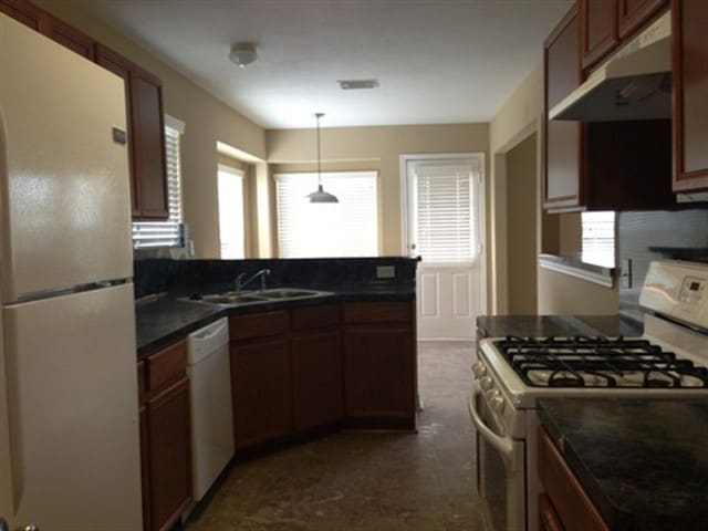 2931 Steelhead Dr