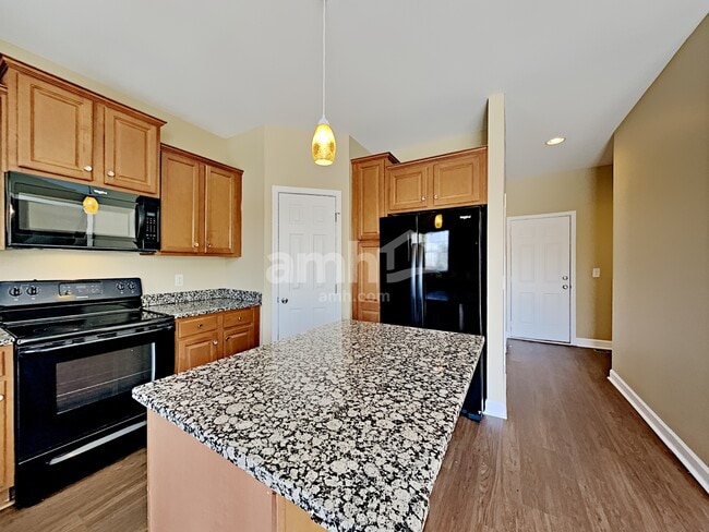 Photo - 220 Solitude Cir