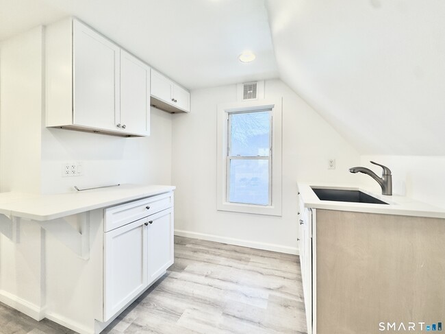 Photo - 44 Highview Ave Unit #3