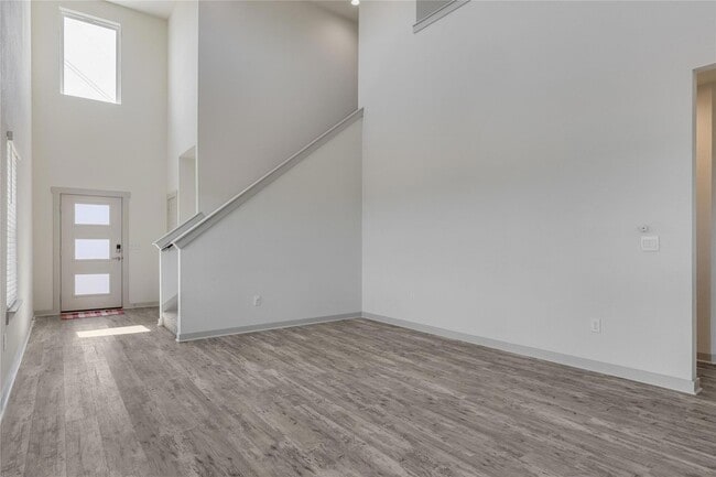 8340 Mimi Ln