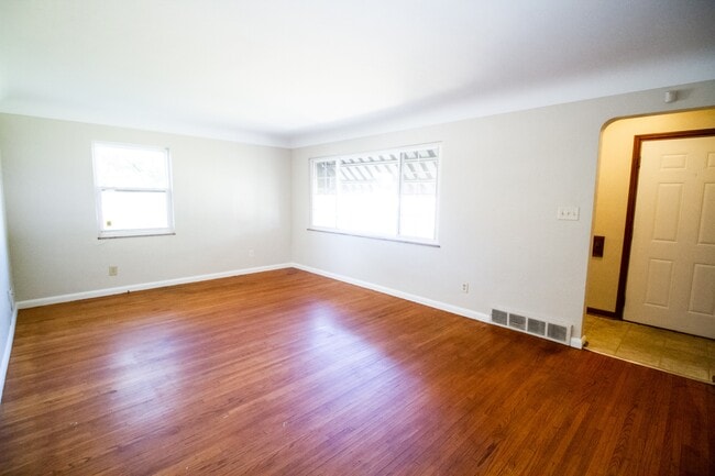 Photo - 3471 Jeannette Ave