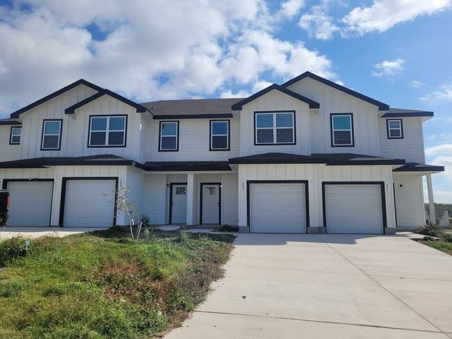 Building Photo - Beautiful 2-Story Home in Hunters Ranch – 3 Bed, 2.5 Bath