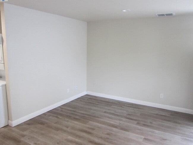 Photo - 29318 Dixon St