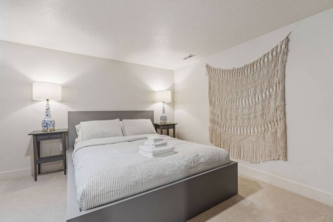 Photo - 1951 S 1700 E