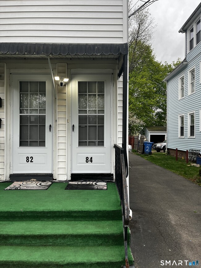 Photo - 84 Church St Unit 2