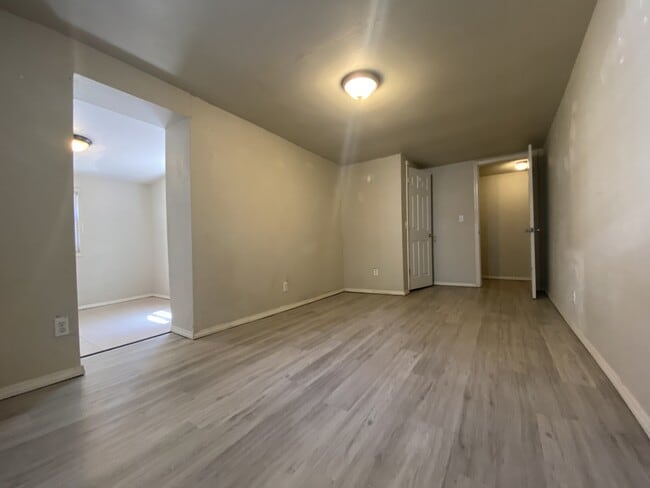 474 Elm Ave