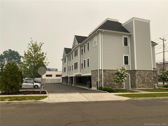 Photo - 314 Bridgeport Ave