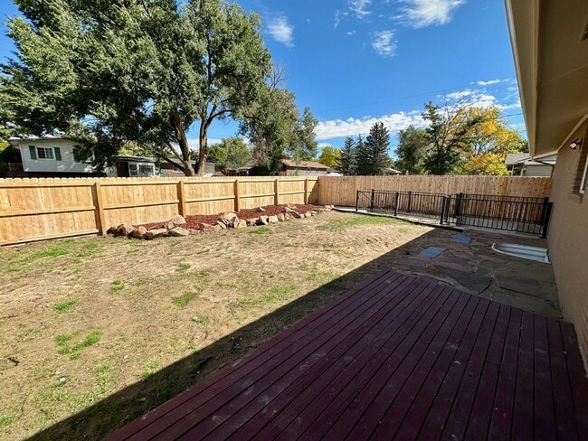 Photo - Charming 2-Bedroom Basement Unit with Private Yard – Flat-Rate Utilities! Unit B