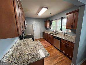 Photo - 280 Holly Rd NW