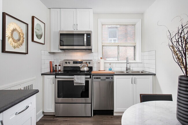 Photo - 113-123 Emerald St S