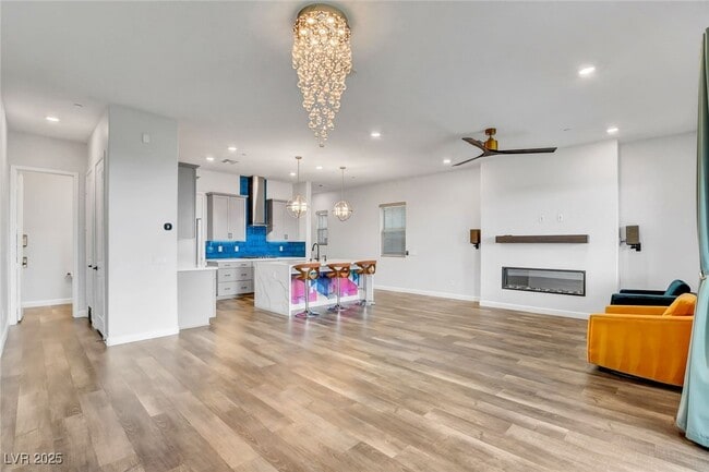 Photo - 318 Wind Poppy St