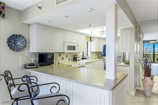 Photo - 26235 Hickory Blvd Unidad 7B Rental