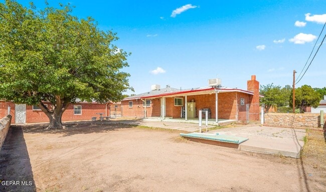 Photo - 8398 Beverly Pl