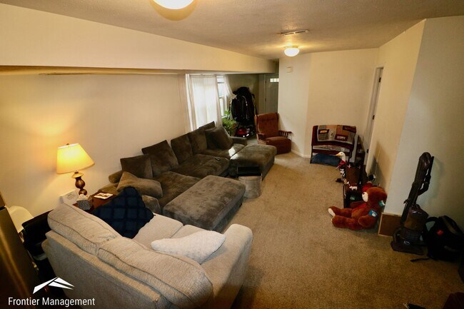 Photo - 614/616 Thurston Unidad 614 Thurston St.