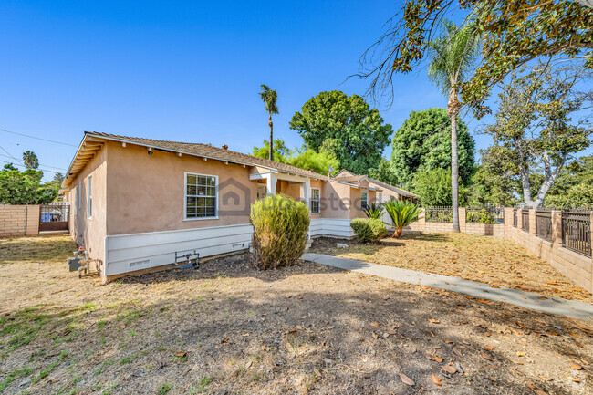 Building Photo - 6601 Bertrand Ave Rental