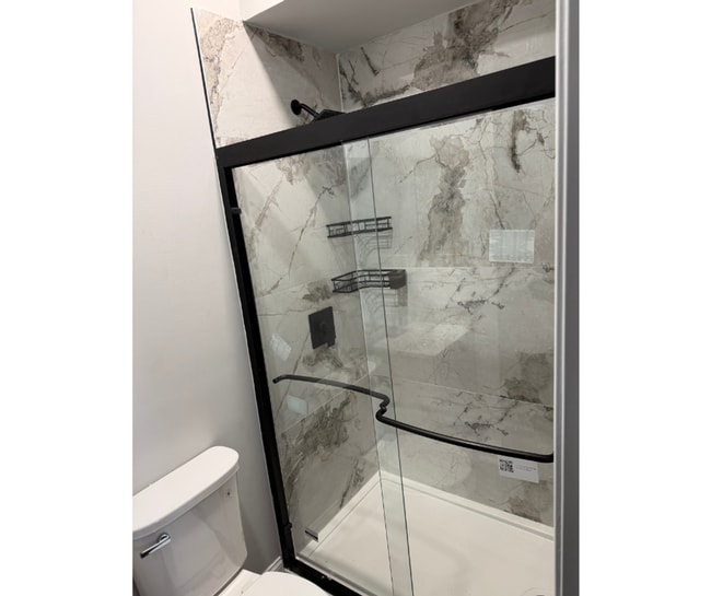 Photo - 1763 Montpelier St Unidad BB AVAILABLE PRIV/BATH $750 BB