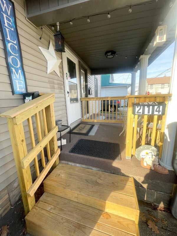 Photo - 214 1st Dr NW