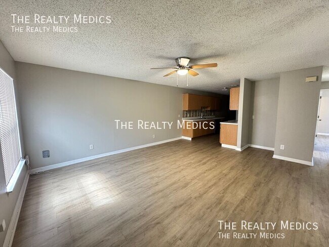 Photo - 817 Eastern Ave