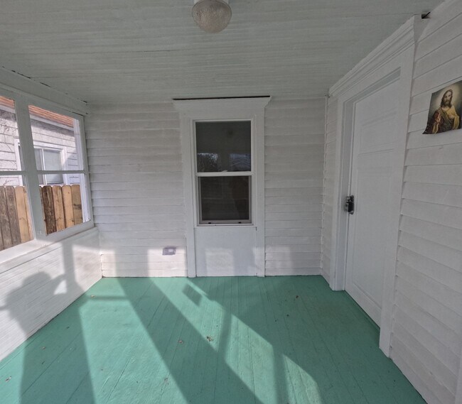 Photo - 508 E 3rd St