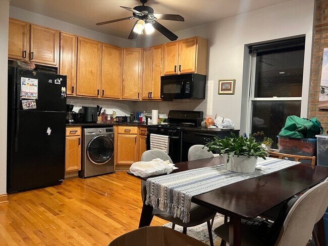 Photo - 2747 W Le Moyne St