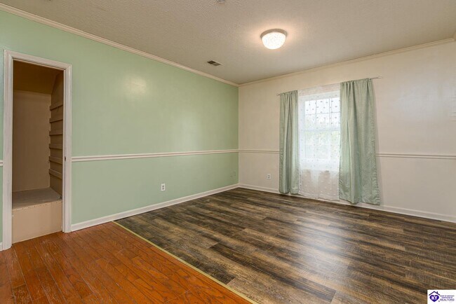 Photo - 169 W Vine St