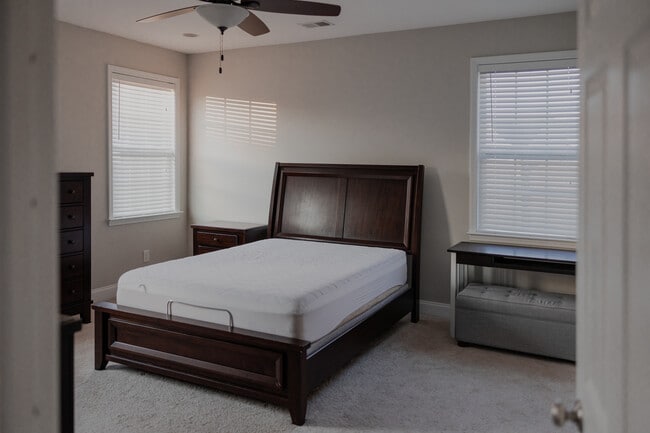 Downstairs master bedroom - 8079 Ronda Drive House