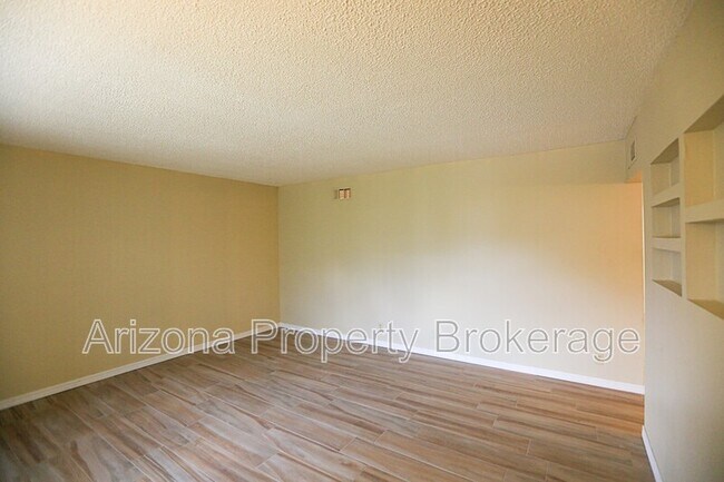 Photo - 2408 W Morten Ave Unit #1