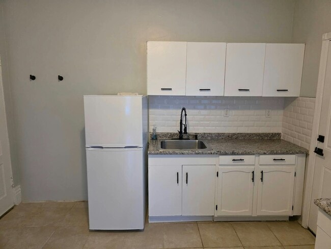 Photo - 3611 S Wood St Unit 2F